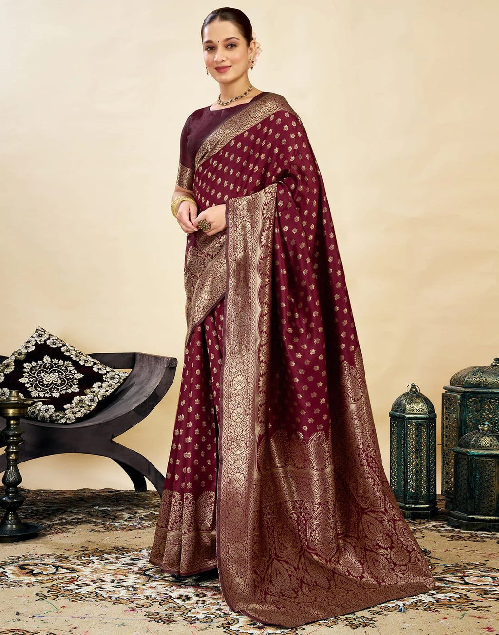 Women's Silk Blend Banarasi Jacquard Classic Motif Design Saree with Unstitched Blouse Piece