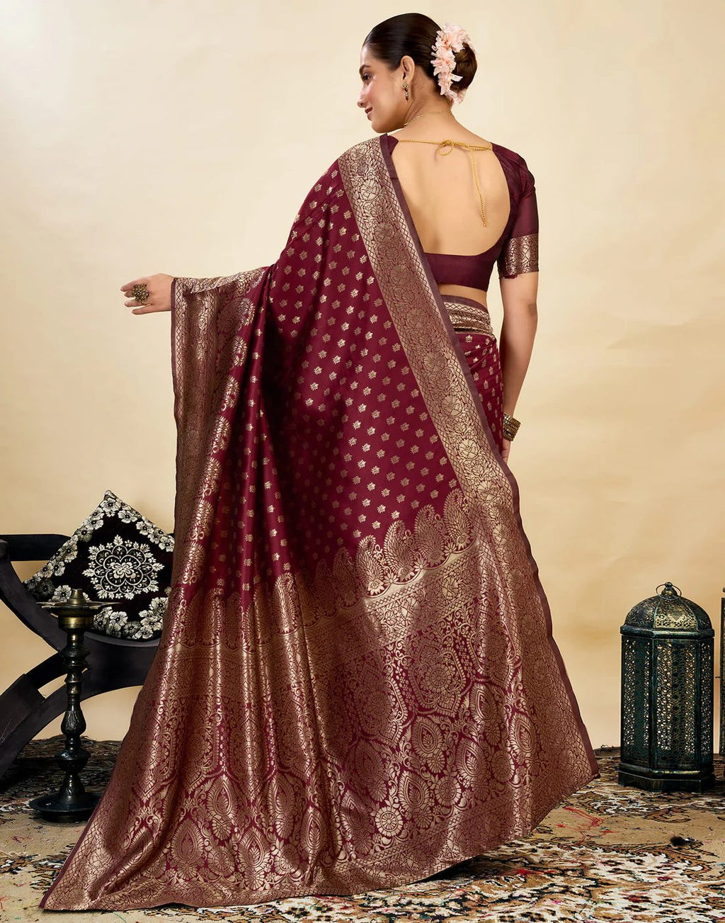 Women's Silk Blend Banarasi Jacquard Classic Motif Design Saree with Unstitched Blouse Piece