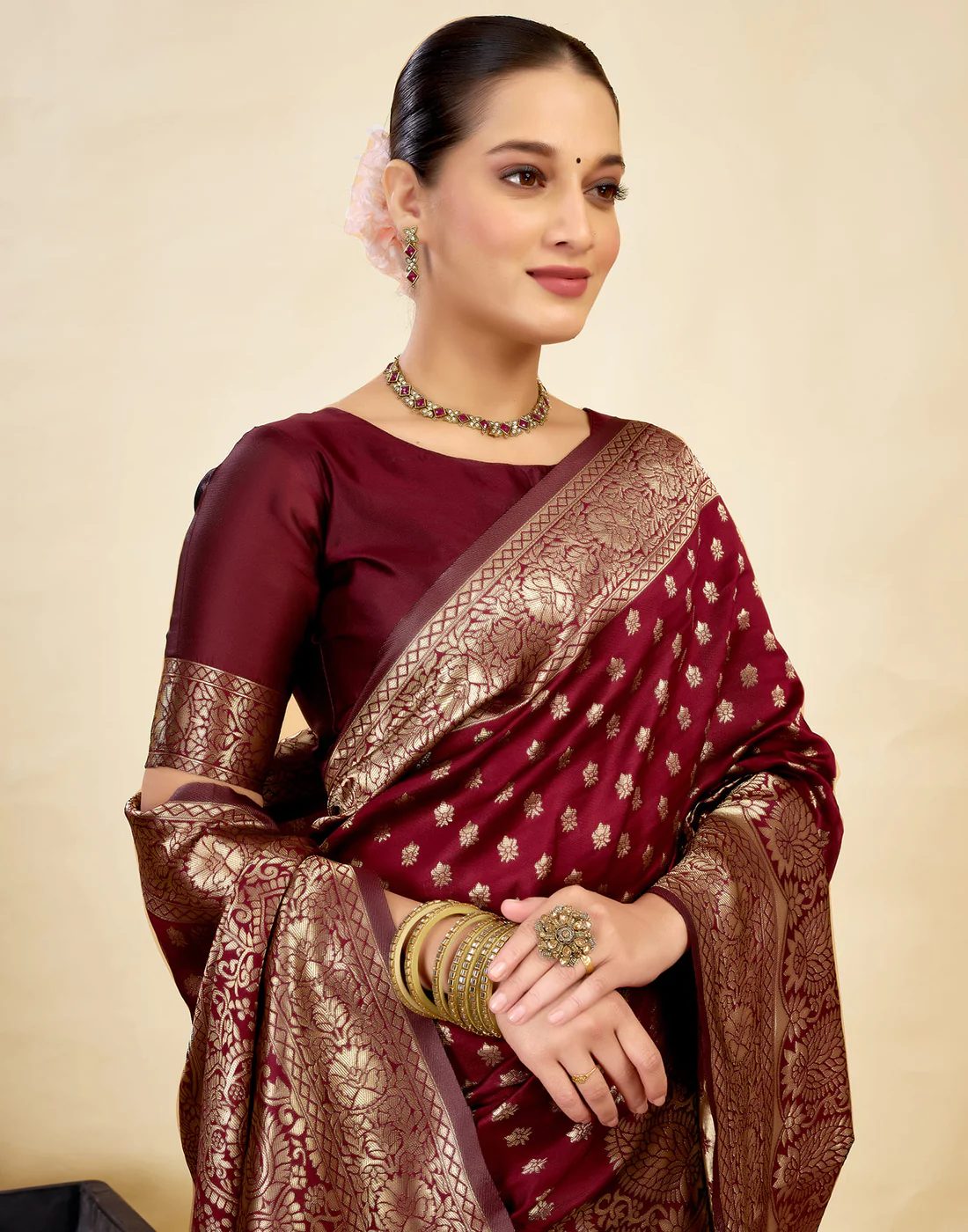 Women's Silk Blend Banarasi Jacquard Classic Motif Design Saree with Unstitched Blouse Piece