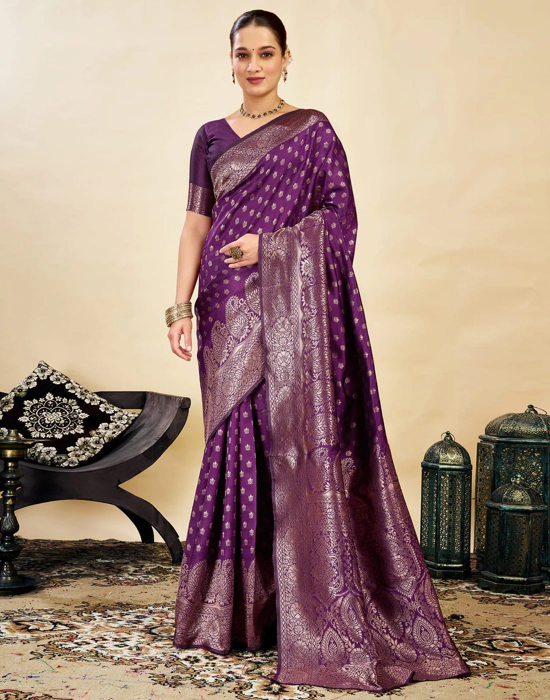 Women's Silk Blend Banarasi Jacquard Classic Motif Design Saree with Unstitched Blouse Piece