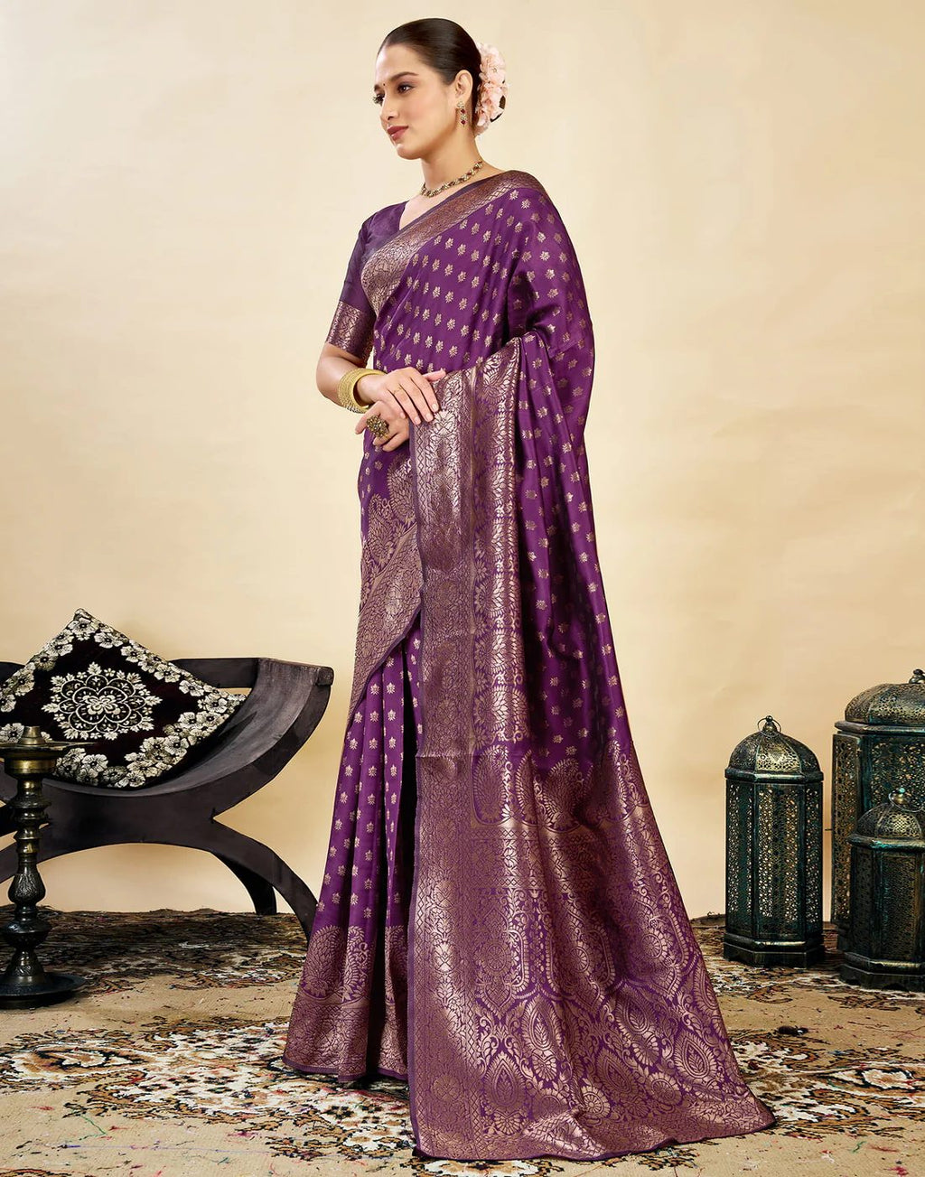 Women's Silk Blend Banarasi Jacquard Classic Motif Design Saree with Unstitched Blouse Piece