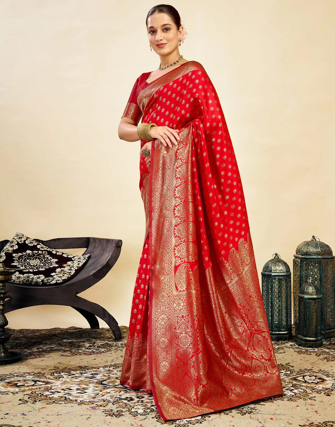 Women's Silk Blend Banarasi Jacquard Classic Motif Design Saree with Unstitched Blouse Piece