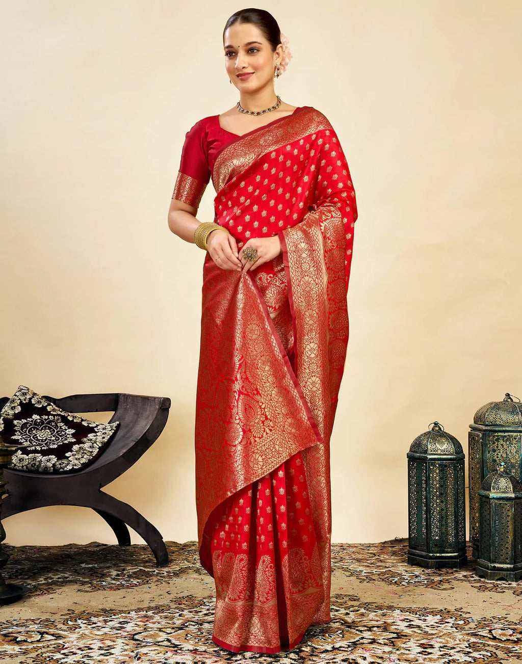 Women's Silk Blend Banarasi Jacquard Classic Motif Design Saree with Unstitched Blouse Piece