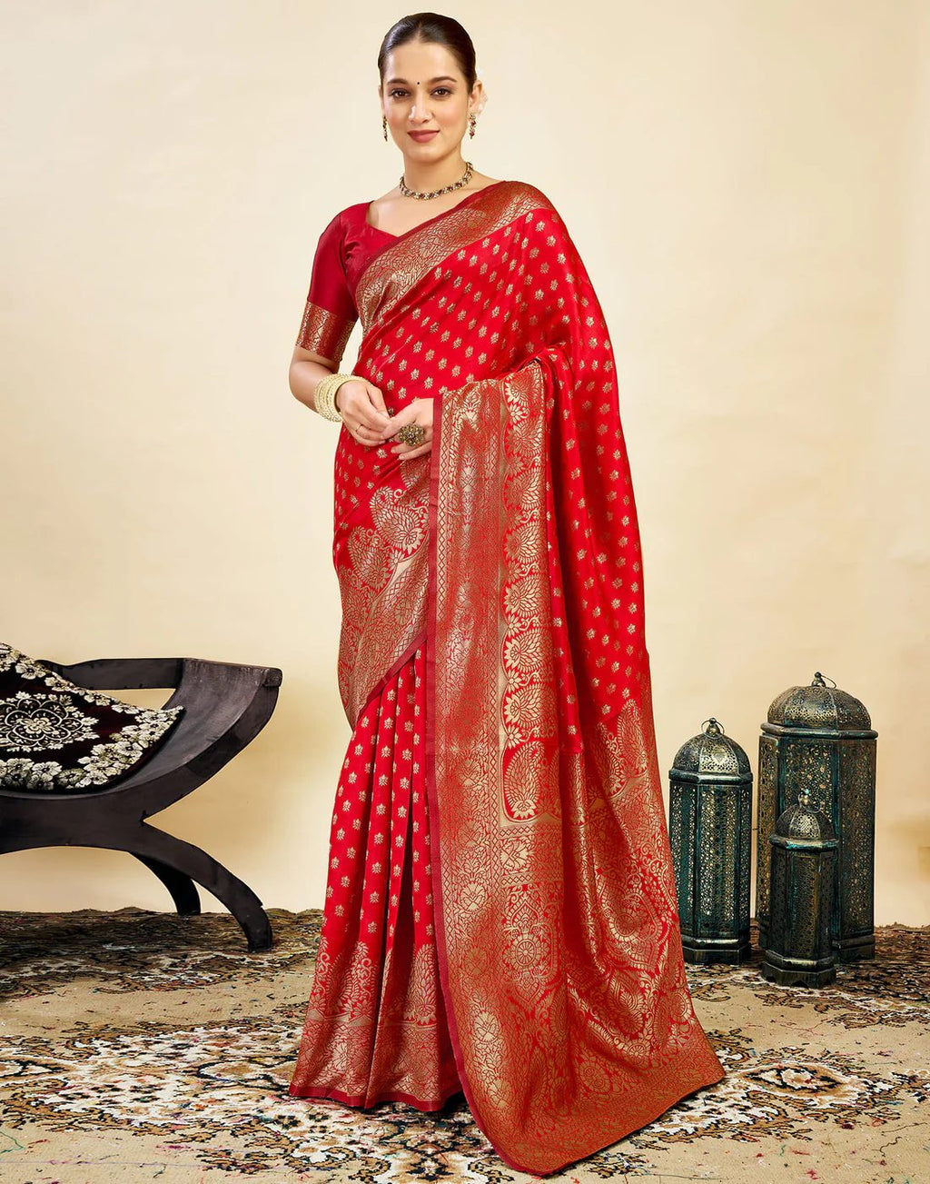 Women's Silk Blend Banarasi Jacquard Classic Motif Design Saree with Unstitched Blouse Piece
