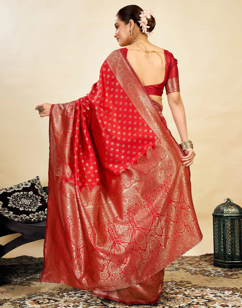Women's Silk Blend Banarasi Jacquard Classic Motif Design Saree with Unstitched Blouse Piece